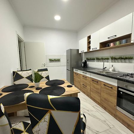 Golden Garden Luxury Apartment In Bukareszt Zewnętrze zdjęcie